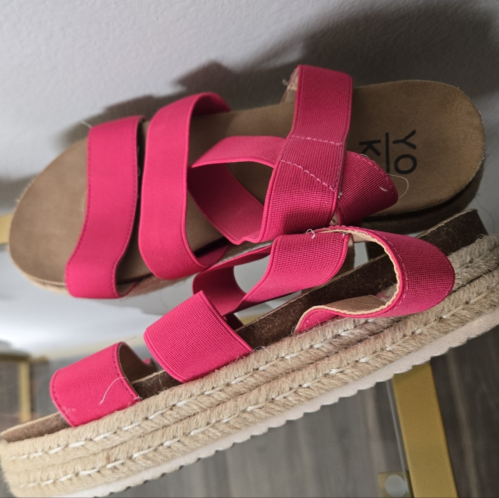 Yoki Women's Pink Platform Sandals with Ankle Strap - Picture 4 of 4